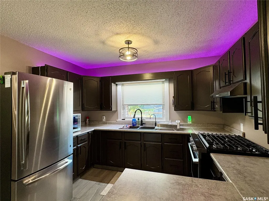 105 5th Avenue Hodgeville SK S0H 2B0