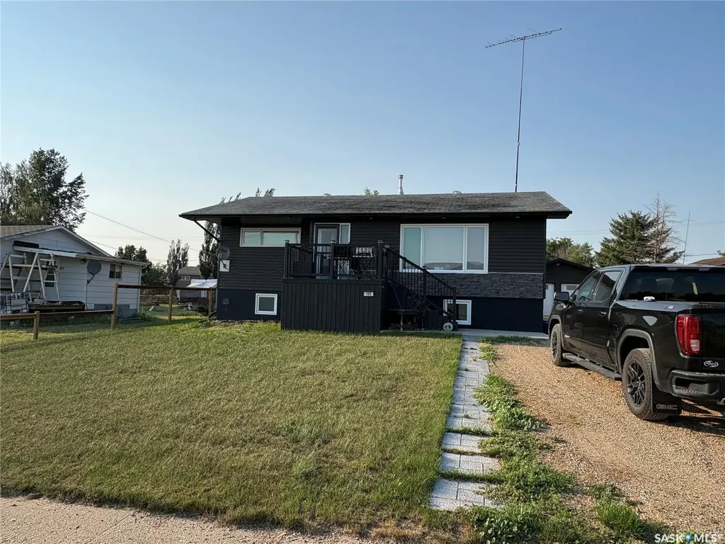 105 5th Avenue Hodgeville SK S0H 2B0
