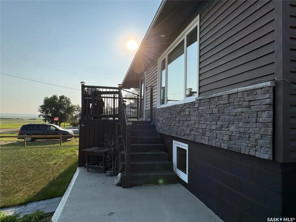105 5th Avenue Hodgeville SK S0H 2B0
