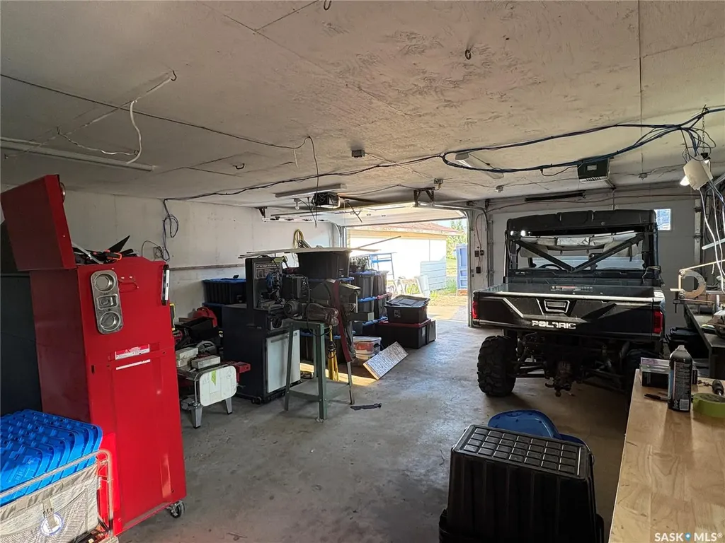 105 5th Avenue Hodgeville SK S0H 2B0