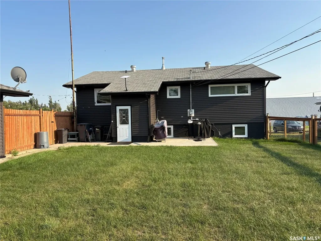 105 5th Avenue Hodgeville SK S0H 2B0