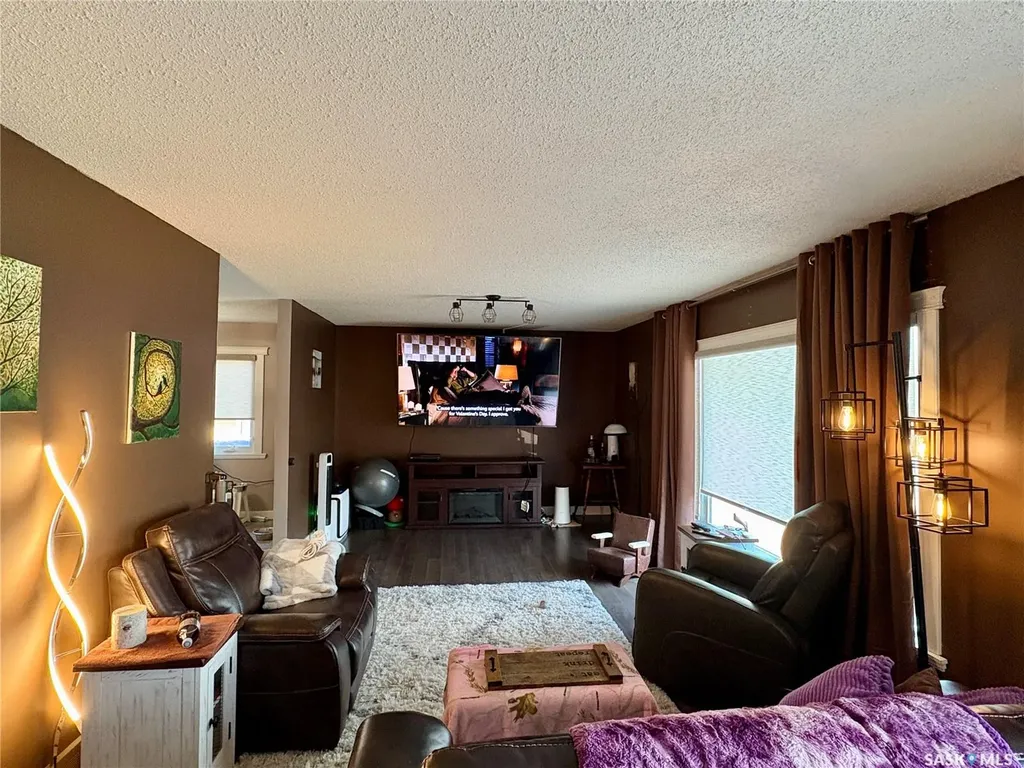 105 5th Avenue Hodgeville SK S0H 2B0