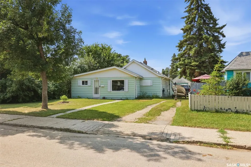 925 L Avenue S Saskatoon SK S7M 2J2