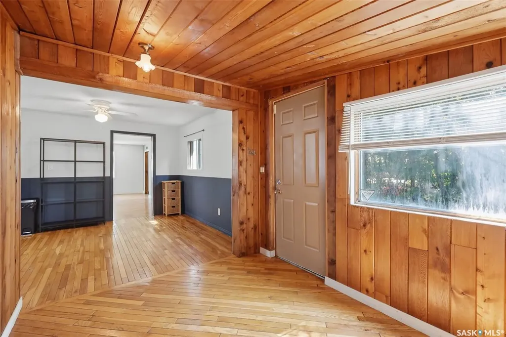 925 L Avenue S Saskatoon SK S7M 2J2