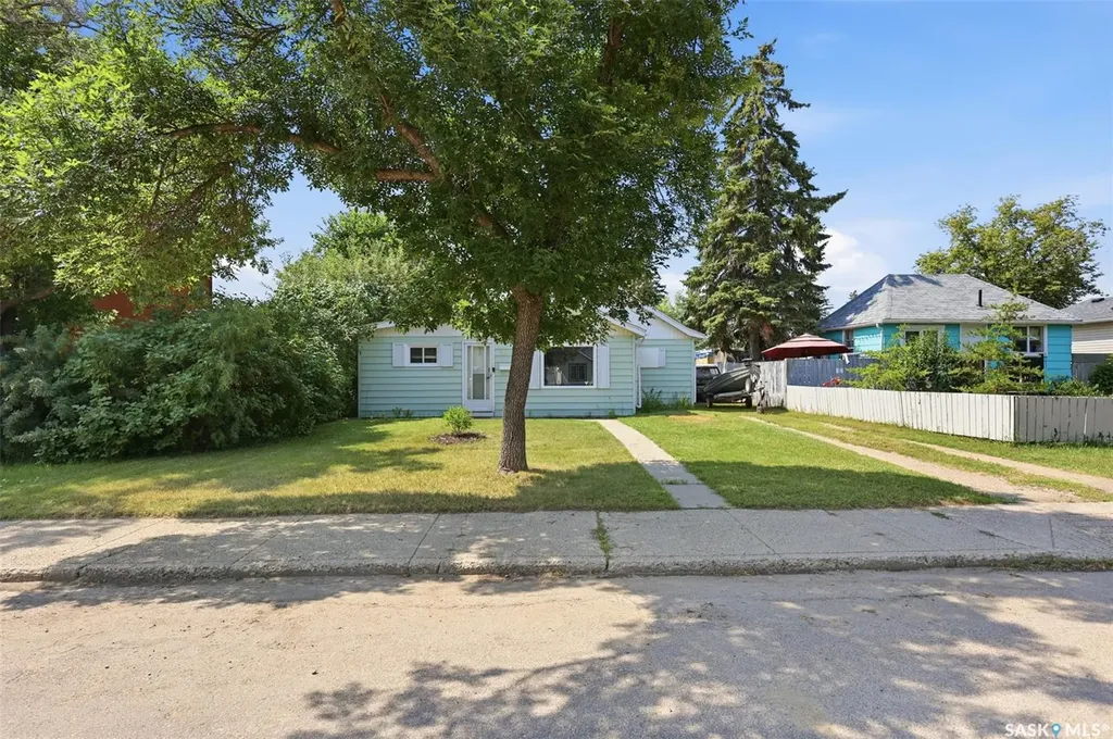 925 L Avenue S Saskatoon SK S7M 2J2