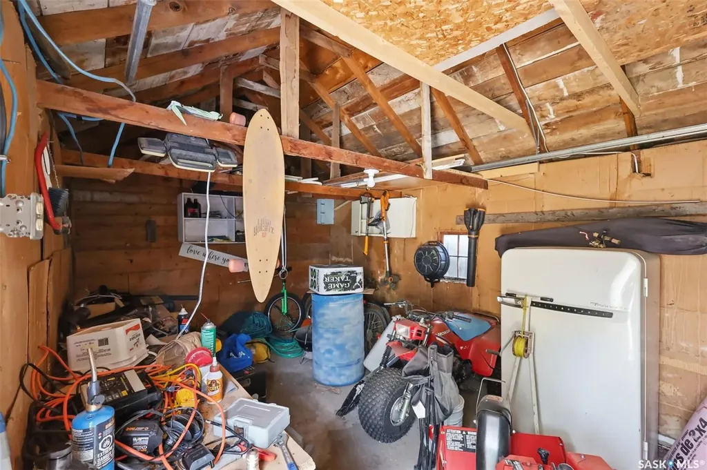 925 L Avenue S Saskatoon SK S7M 2J2