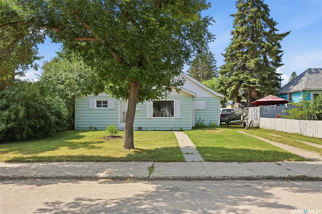 925 L Avenue S Saskatoon SK S7M 2J2