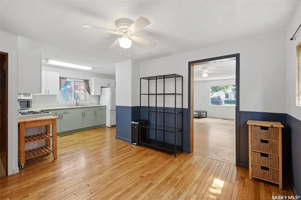 925 L Avenue S Saskatoon SK S7M 2J2