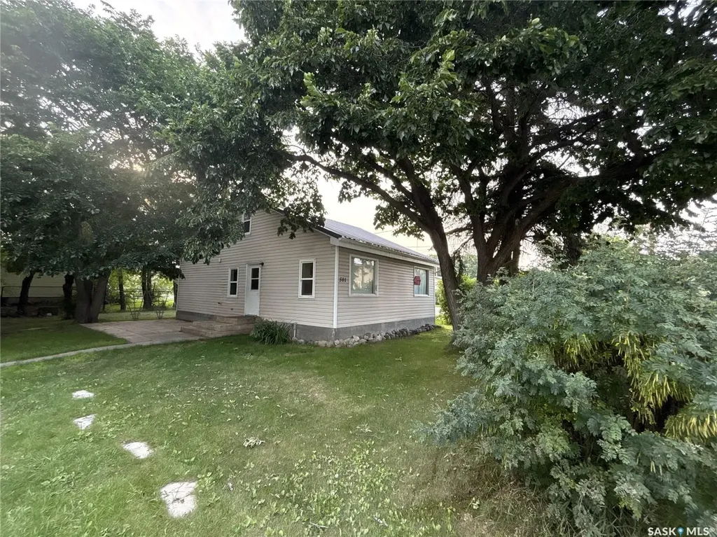 501 4th Street W Meadow Lake SK S9X 1B9