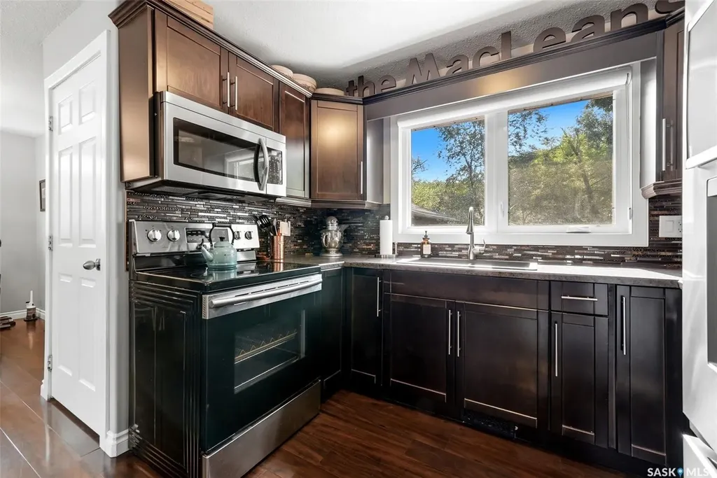1413 Shannon Road Regina SK S4S 5L4
