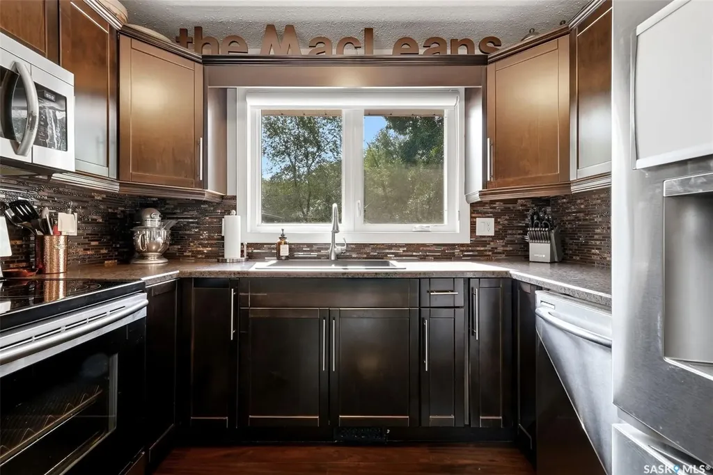 1413 Shannon Road Regina SK S4S 5L4