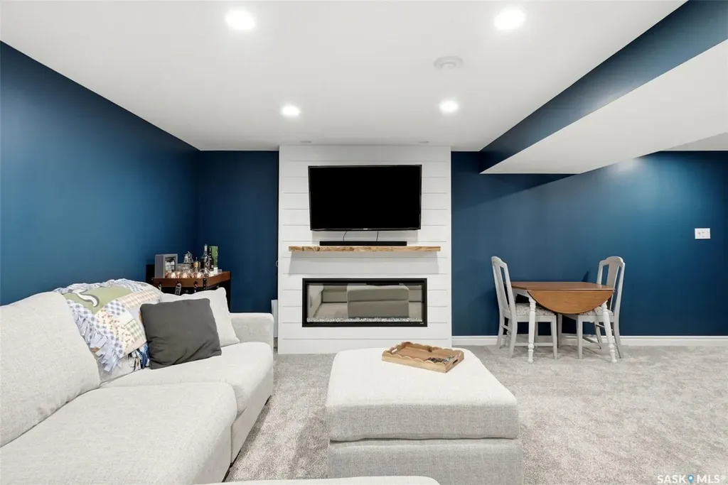 1413 Shannon Road Regina SK S4S 5L4