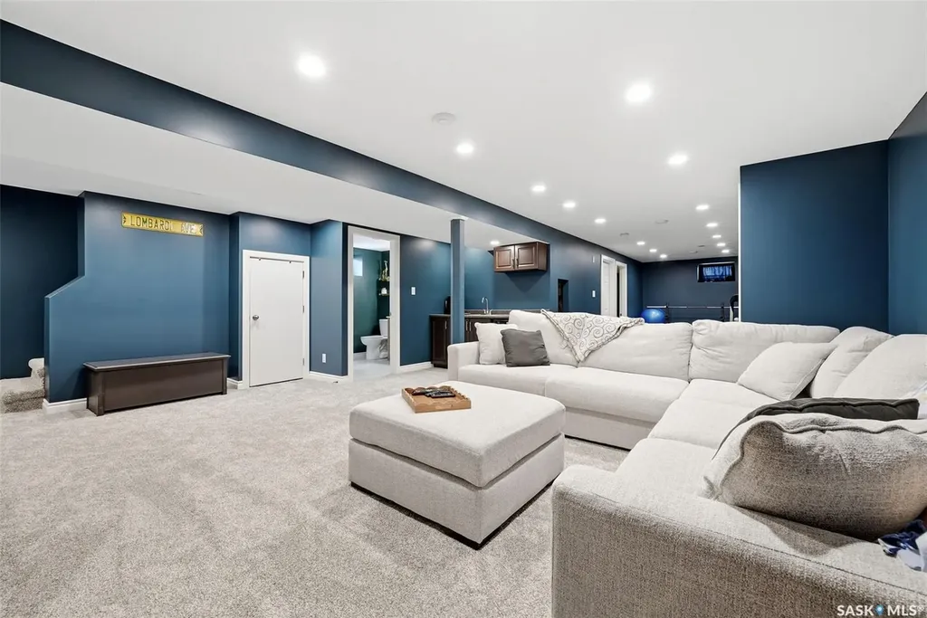 1413 Shannon Road Regina SK S4S 5L4