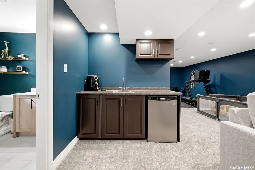 1413 Shannon Road Regina SK S4S 5L4
