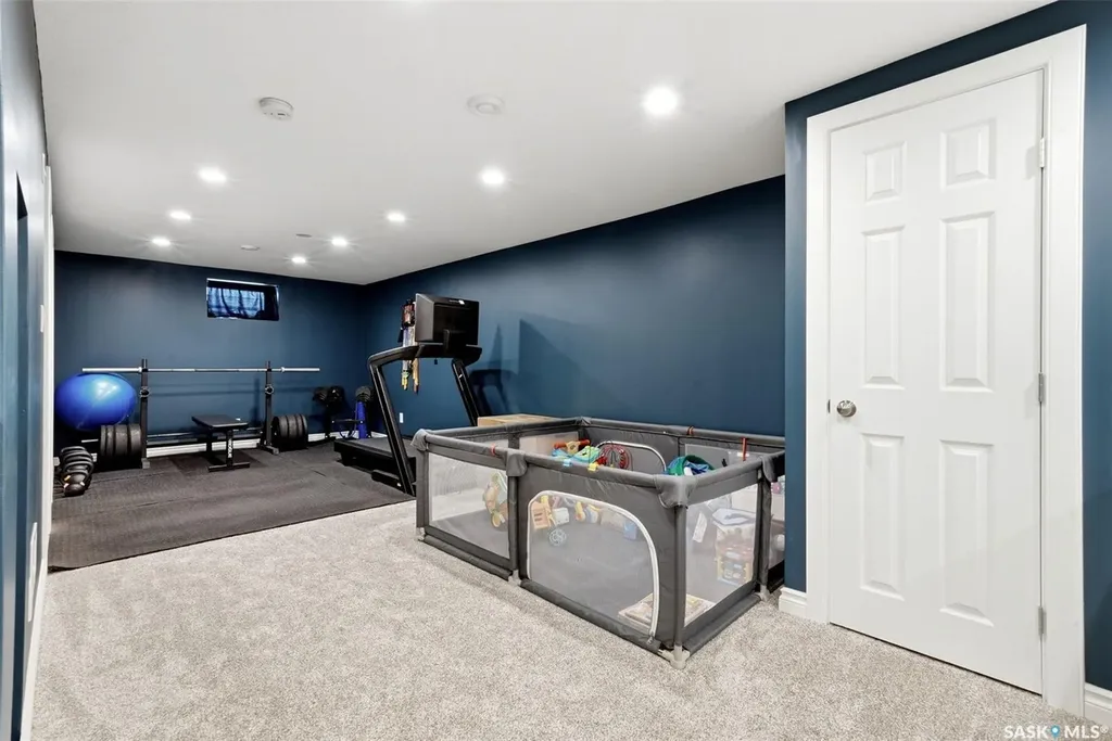 1413 Shannon Road Regina SK S4S 5L4