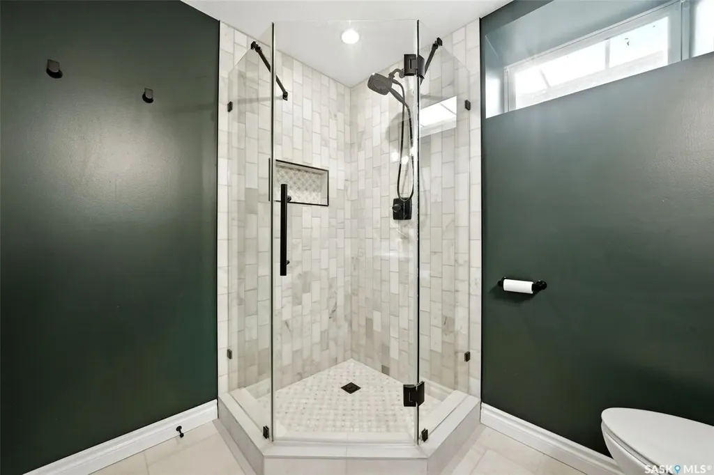 1413 Shannon Road Regina SK S4S 5L4