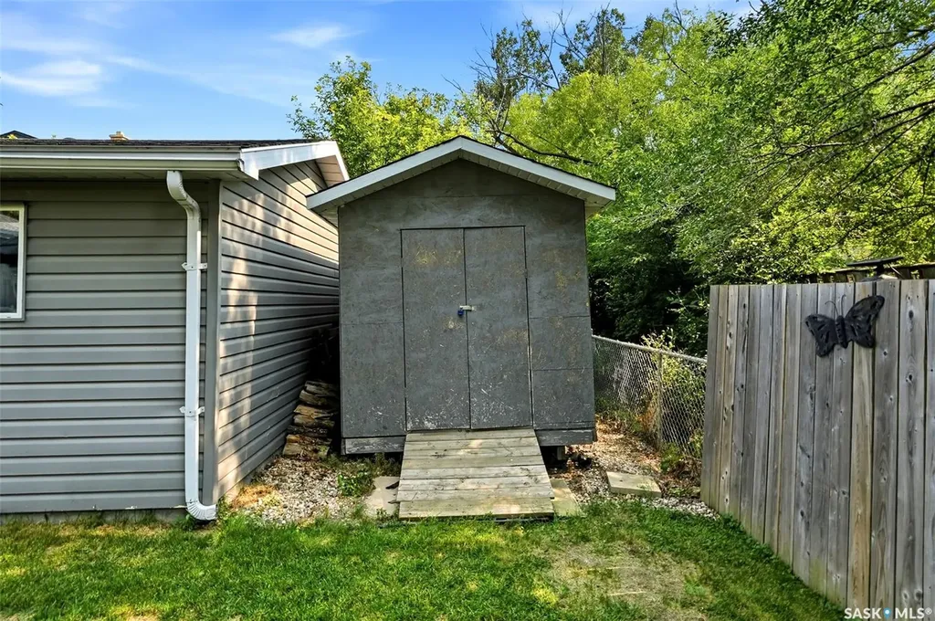 1413 Shannon Road Regina SK S4S 5L4