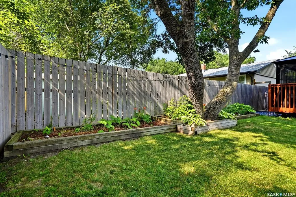 1413 Shannon Road Regina SK S4S 5L4