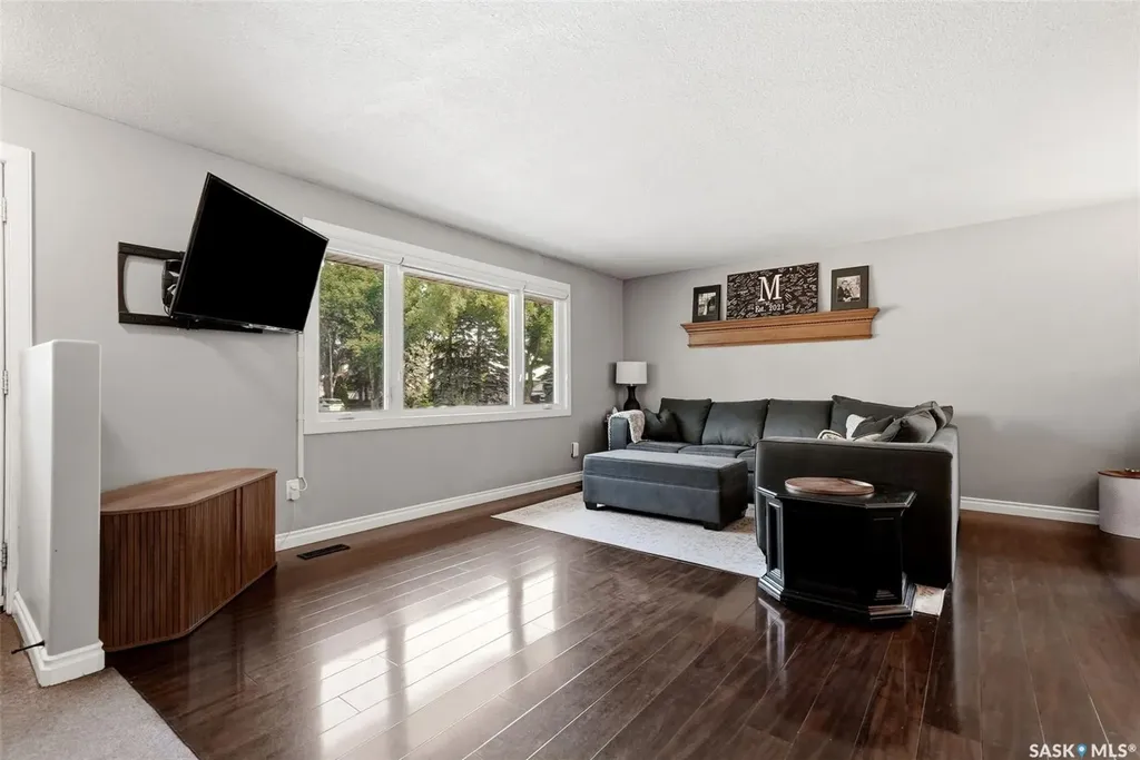 1413 Shannon Road Regina SK S4S 5L4