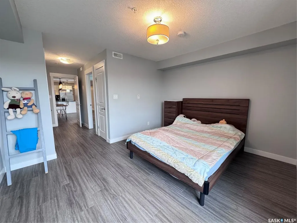 5301 Universal Crescent Regina SK S4W 0L2