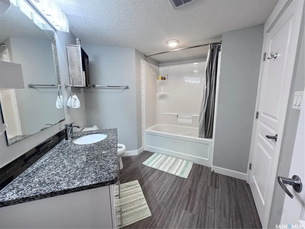 5301 Universal Crescent Regina SK S4W 0L2