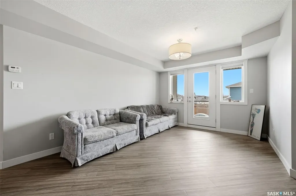 5301 Universal Crescent Regina SK S4W 0L2