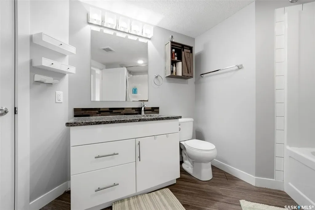 5301 Universal Crescent Regina SK S4W 0L2