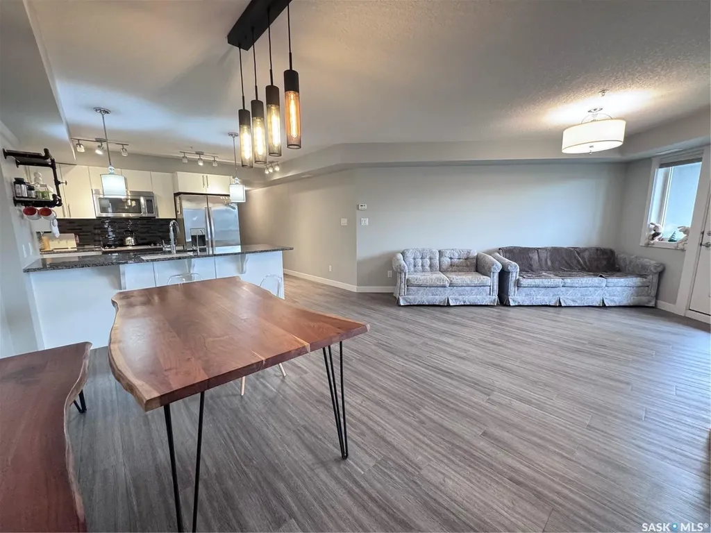 5301 Universal Crescent Regina SK S4W 0L2