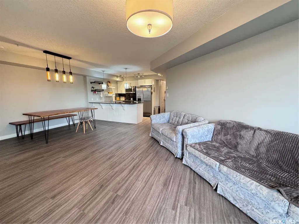 5301 Universal Crescent Regina SK S4W 0L2