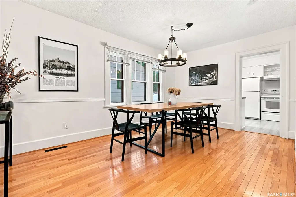 1607 Alexandra Avenue Saskatoon SK S7K 3C4