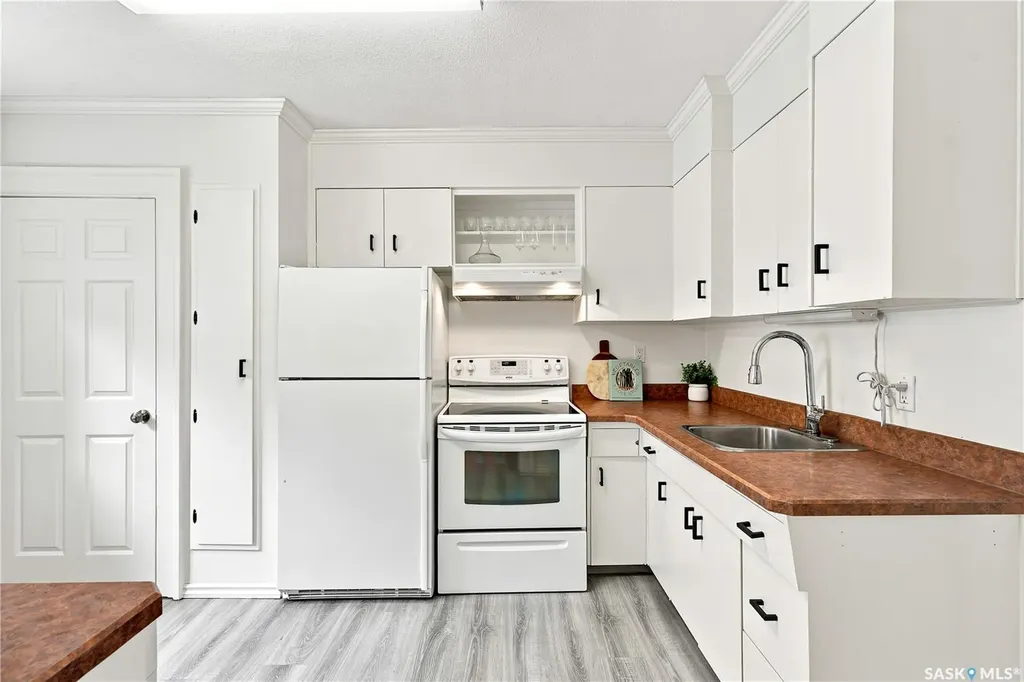 1607 Alexandra Avenue Saskatoon SK S7K 3C4