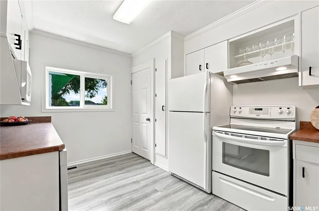 1607 Alexandra Avenue Saskatoon SK S7K 3C4