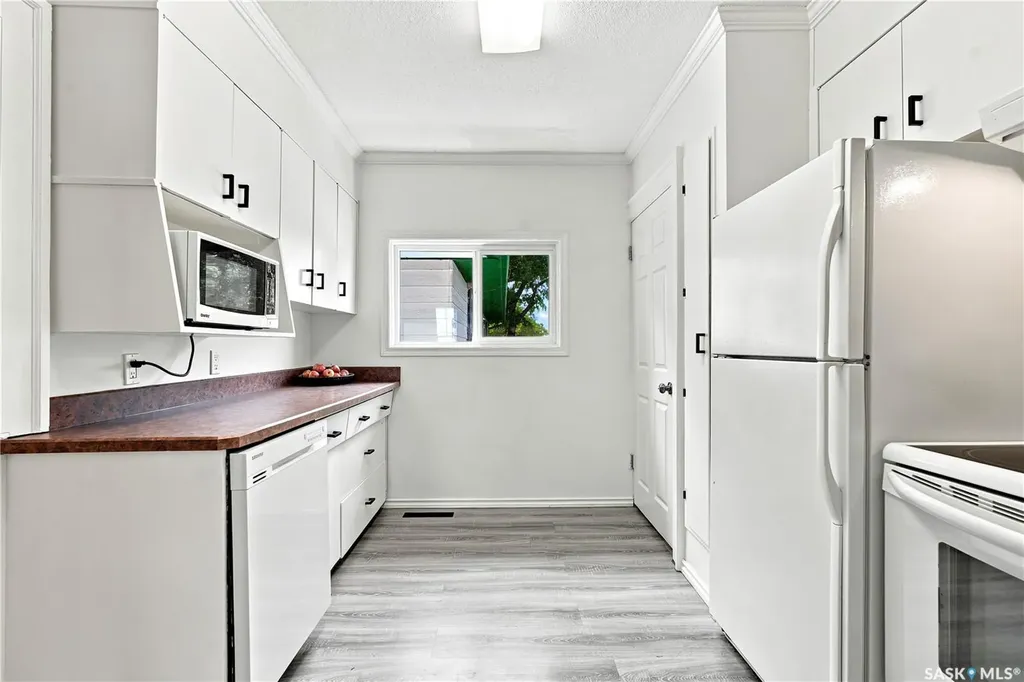 1607 Alexandra Avenue Saskatoon SK S7K 3C4