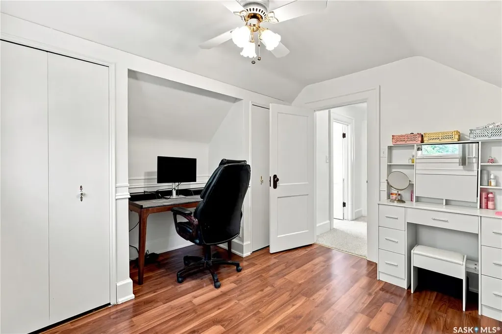 1607 Alexandra Avenue Saskatoon SK S7K 3C4