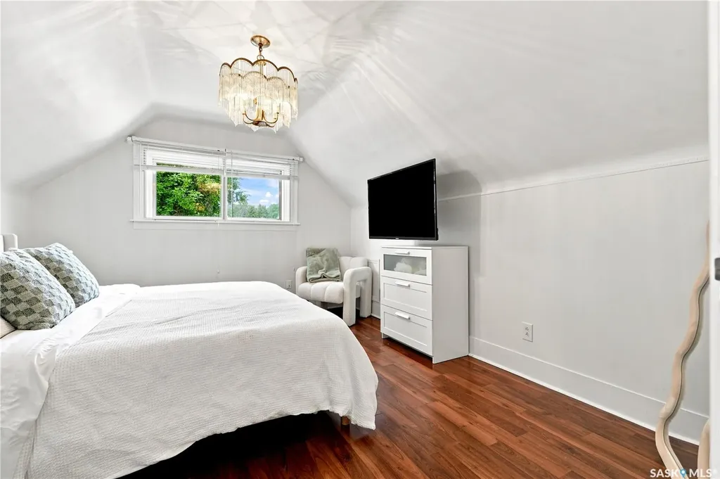 1607 Alexandra Avenue Saskatoon SK S7K 3C4