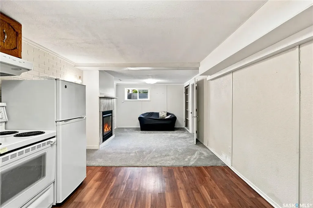 1607 Alexandra Avenue Saskatoon SK S7K 3C4