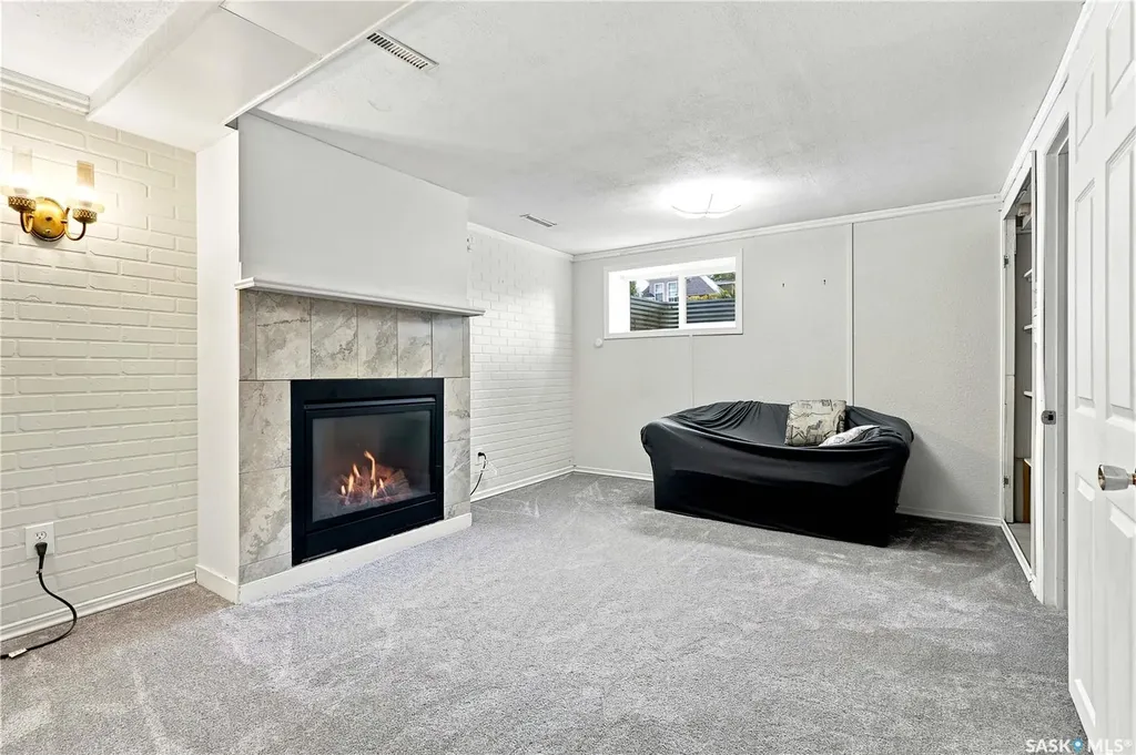 1607 Alexandra Avenue Saskatoon SK S7K 3C4
