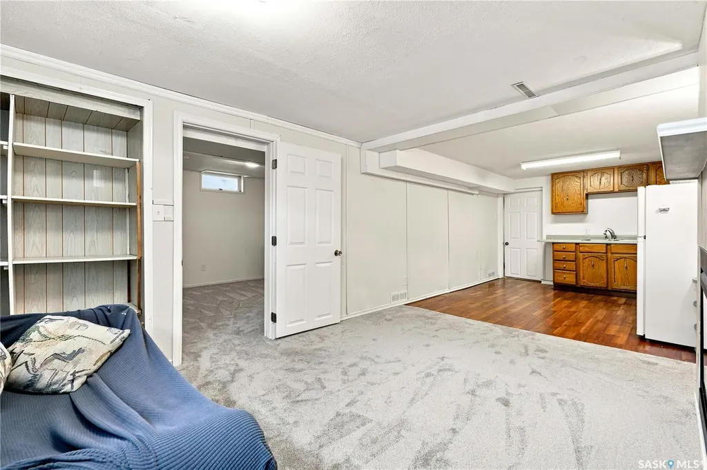 1607 Alexandra Avenue Saskatoon SK S7K 3C4