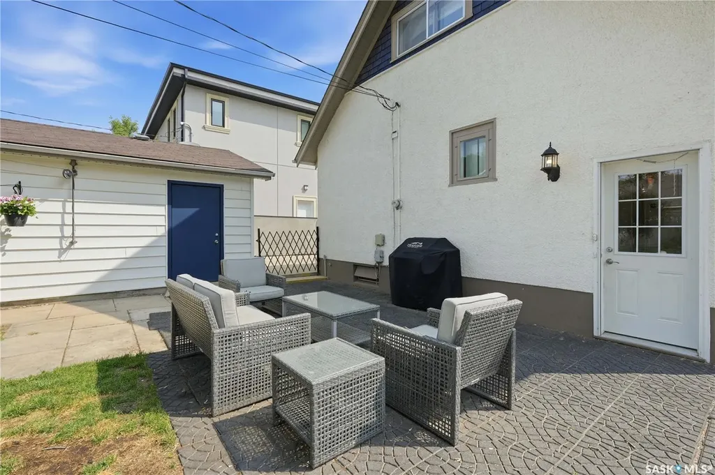 1607 Alexandra Avenue Saskatoon SK S7K 3C4