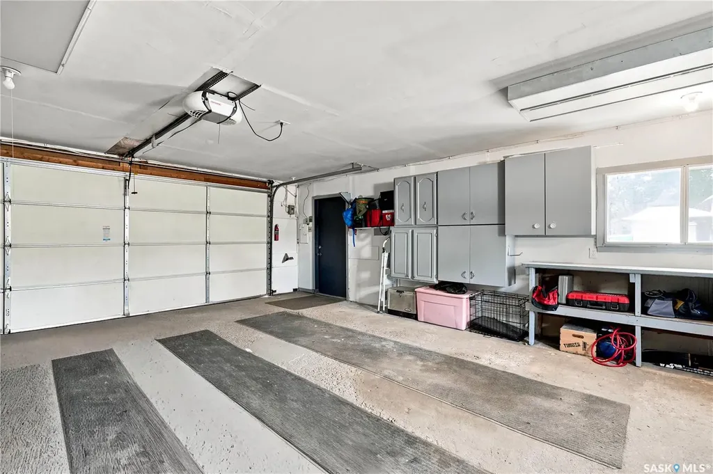 1607 Alexandra Avenue Saskatoon SK S7K 3C4