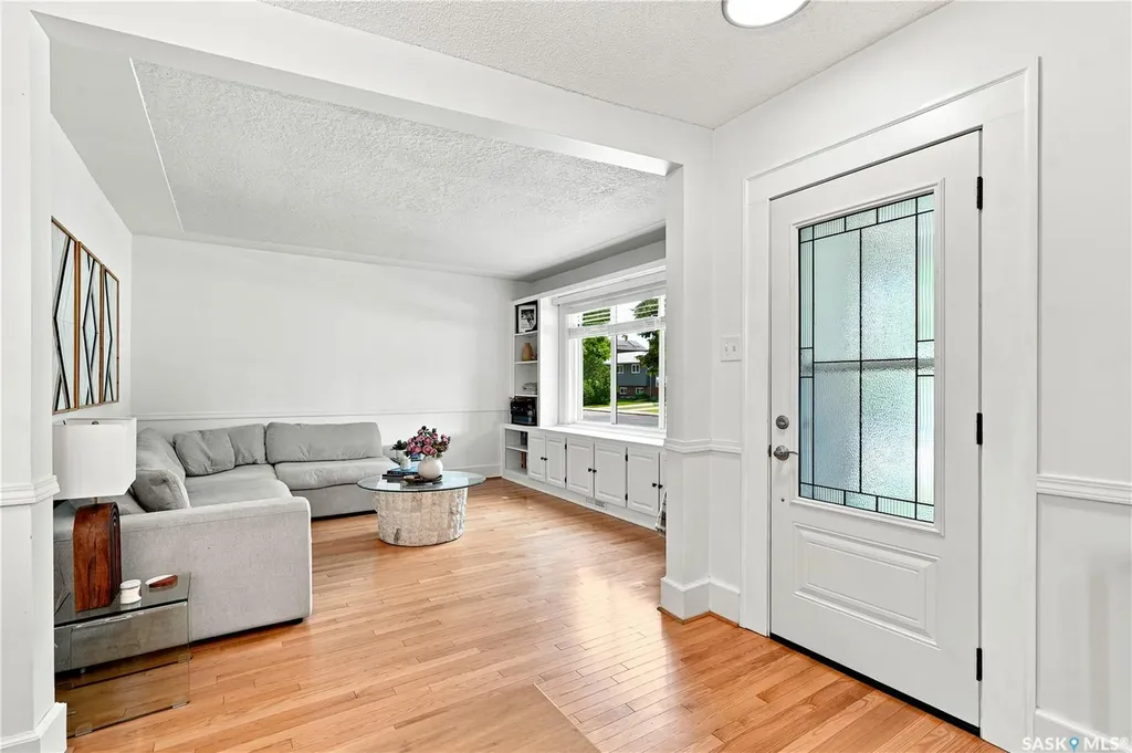 1607 Alexandra Avenue Saskatoon SK S7K 3C4