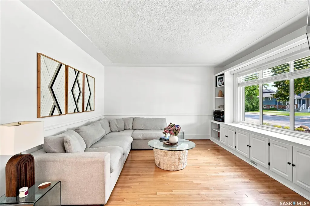 1607 Alexandra Avenue Saskatoon SK S7K 3C4