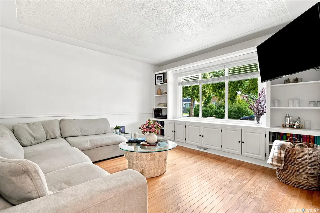 1607 Alexandra Avenue Saskatoon SK S7K 3C4