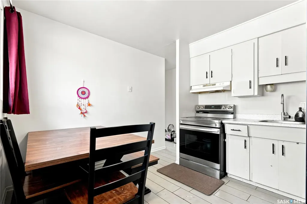 2814-2816 7th Street E Saskatoon SK S7H 1B3