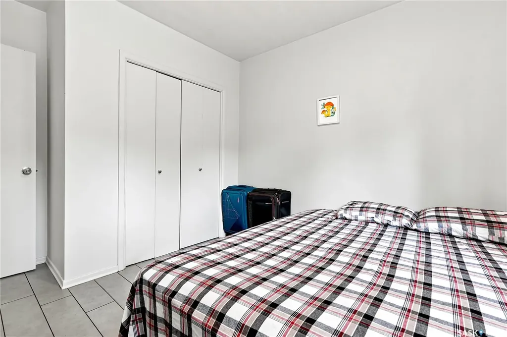 2814-2816 7th Street E Saskatoon SK S7H 1B3