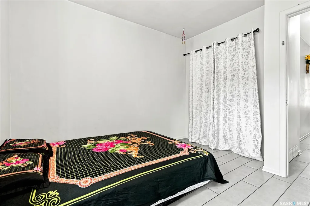2814-2816 7th Street E Saskatoon SK S7H 1B3