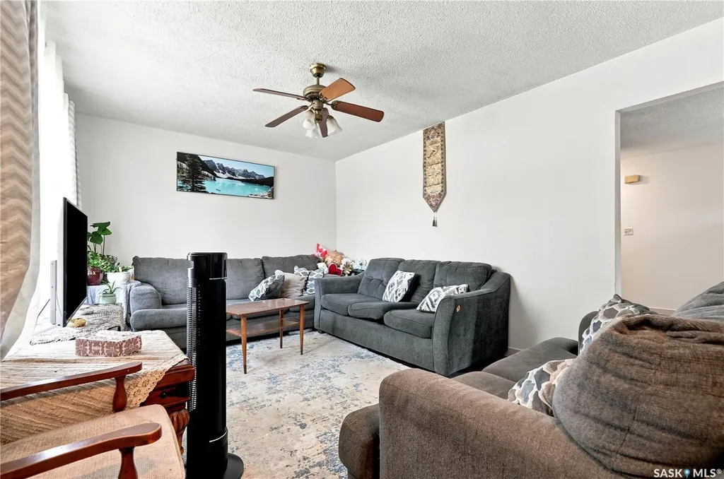 2814-2816 7th Street E Saskatoon SK S7H 1B3