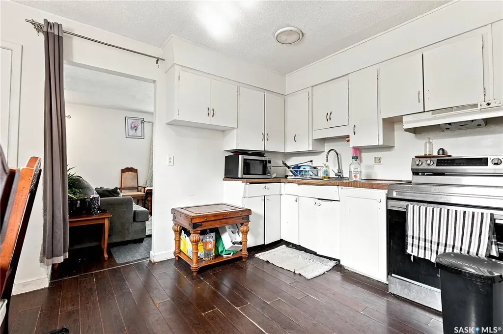 2814-2816 7th Street E Saskatoon SK S7H 1B3