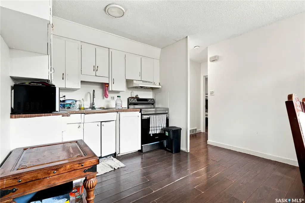 2814-2816 7th Street E Saskatoon SK S7H 1B3