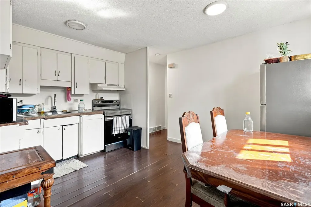 2814-2816 7th Street E Saskatoon SK S7H 1B3